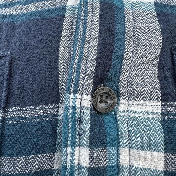 Wrangler Men's Jacket Med Shirt Heavyweight Sherpa Lined Long Sleeve Button Up - Picture 3 of 8